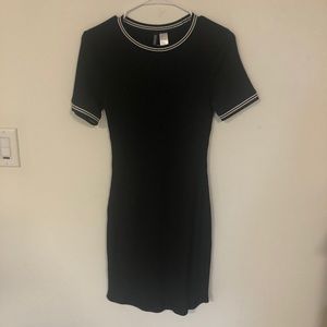 H&M Divided Black T-shirt dress